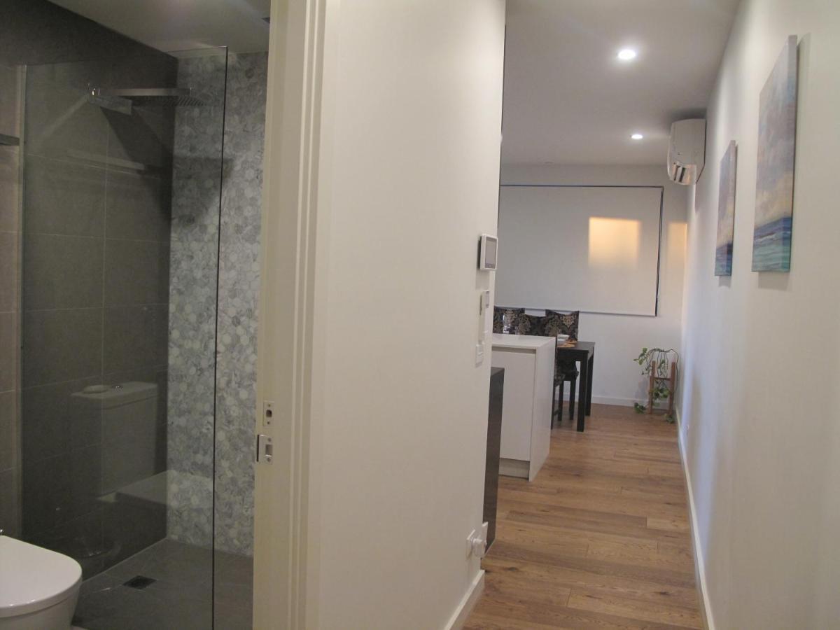 Modern 3 Bedroom Apt With Free Parking, Netflix, Wifi & Welcome Wine By Bnb Pro Melbourne Eksteriør billede
