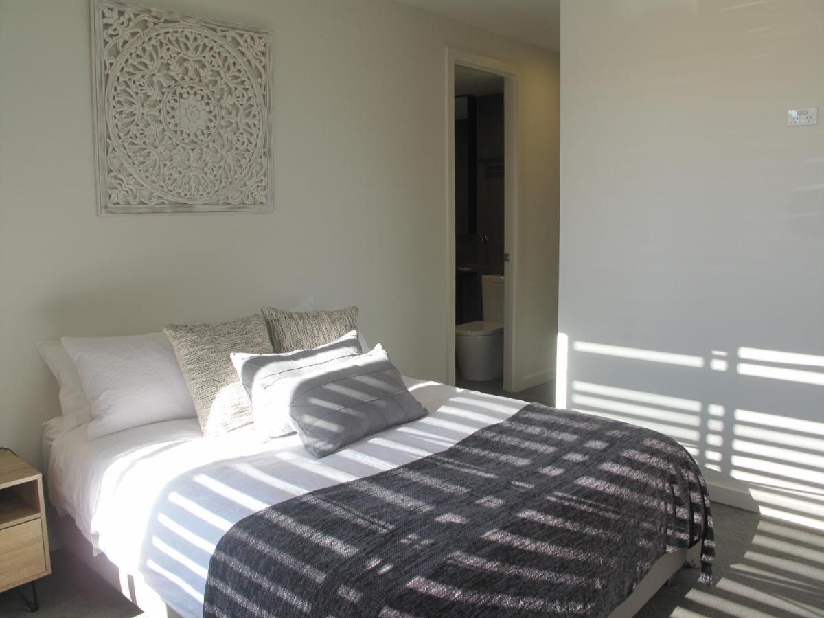 Modern 3 Bedroom Apt With Free Parking, Netflix, Wifi & Welcome Wine By Bnb Pro Melbourne Eksteriør billede