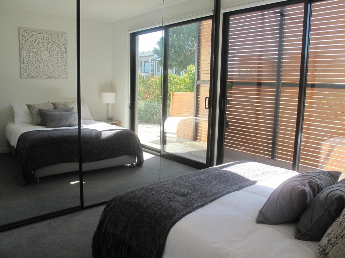 Modern 3 Bedroom Apt With Free Parking, Netflix, Wifi & Welcome Wine By Bnb Pro Melbourne Eksteriør billede