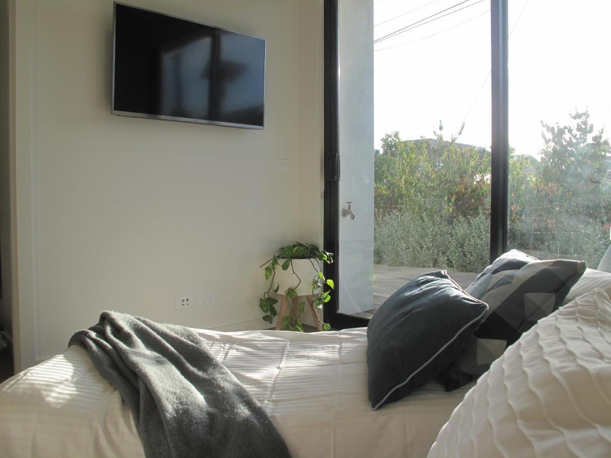 Modern 3 Bedroom Apt With Free Parking, Netflix, Wifi & Welcome Wine By Bnb Pro Melbourne Eksteriør billede